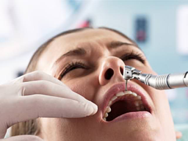 Стоматолог определит стираемость зубов