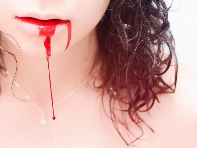 Кровотечение из зуба